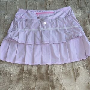 Lululemon Light Purple Tennis Skirt| Size:4 light pilling front hips, back waist